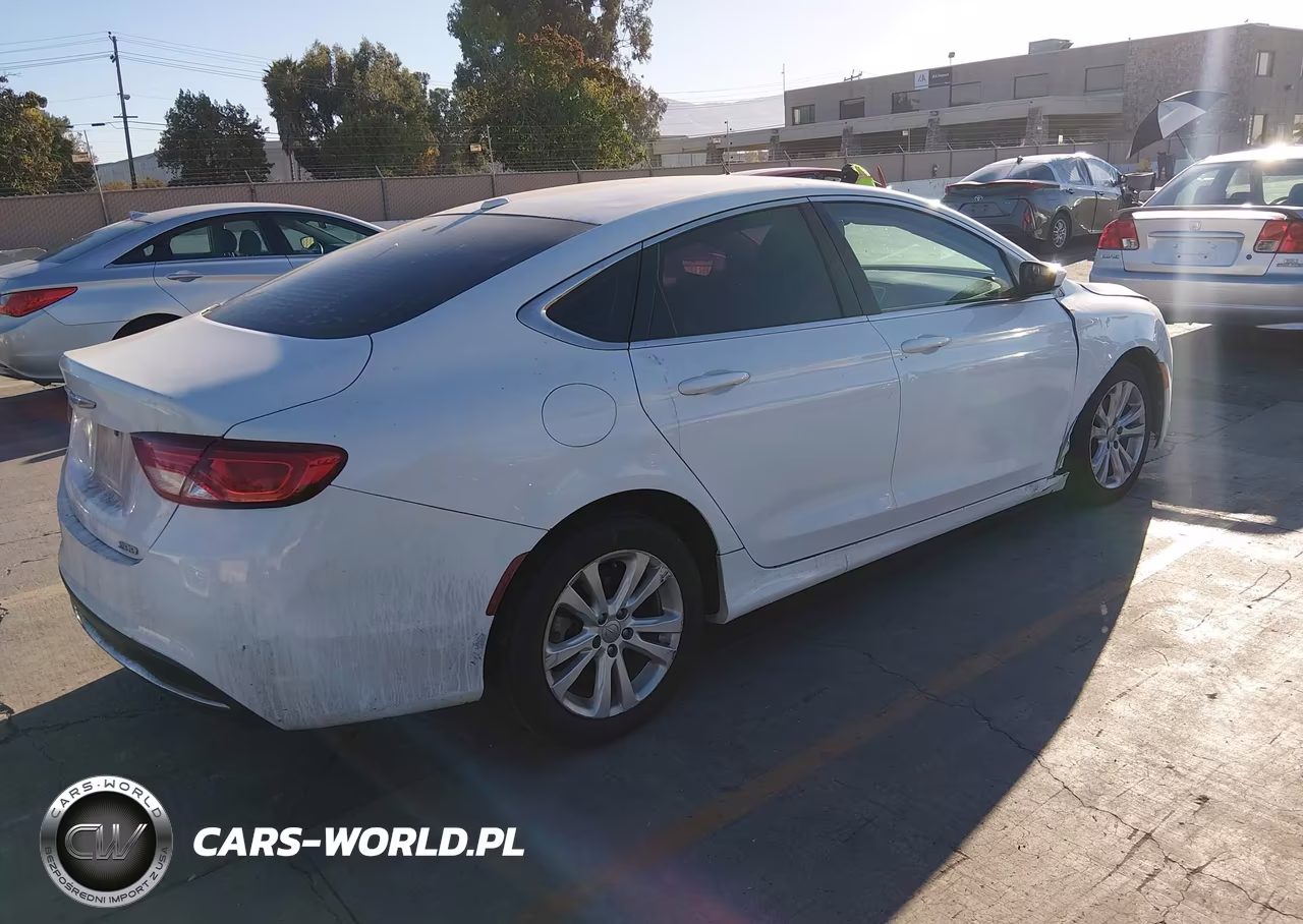 2015 Chrysler 200 Limited VIN:1C3CCCAB6FN633561 - 4