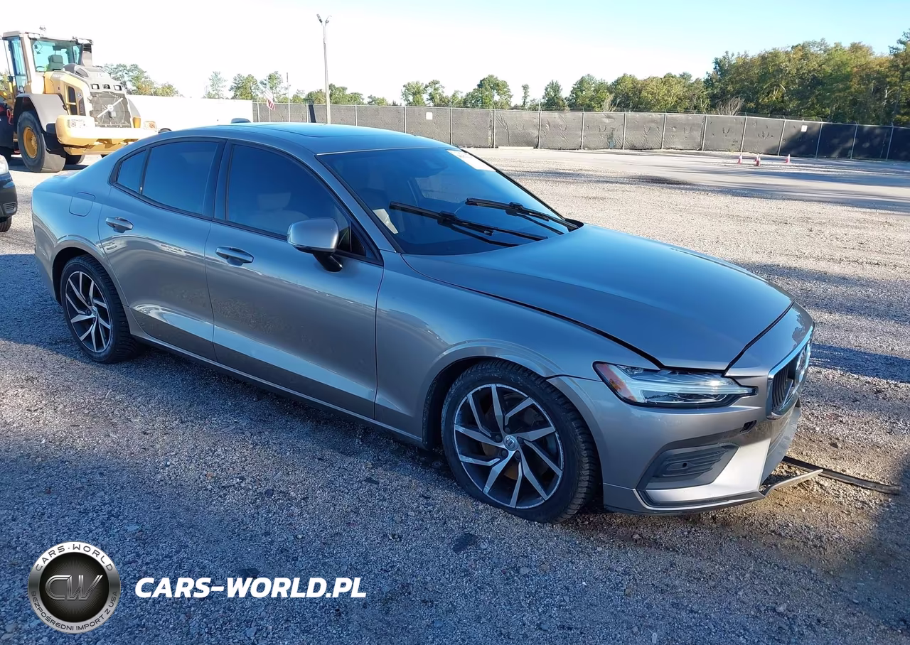 2020 Volvo S60 T5 Momentum