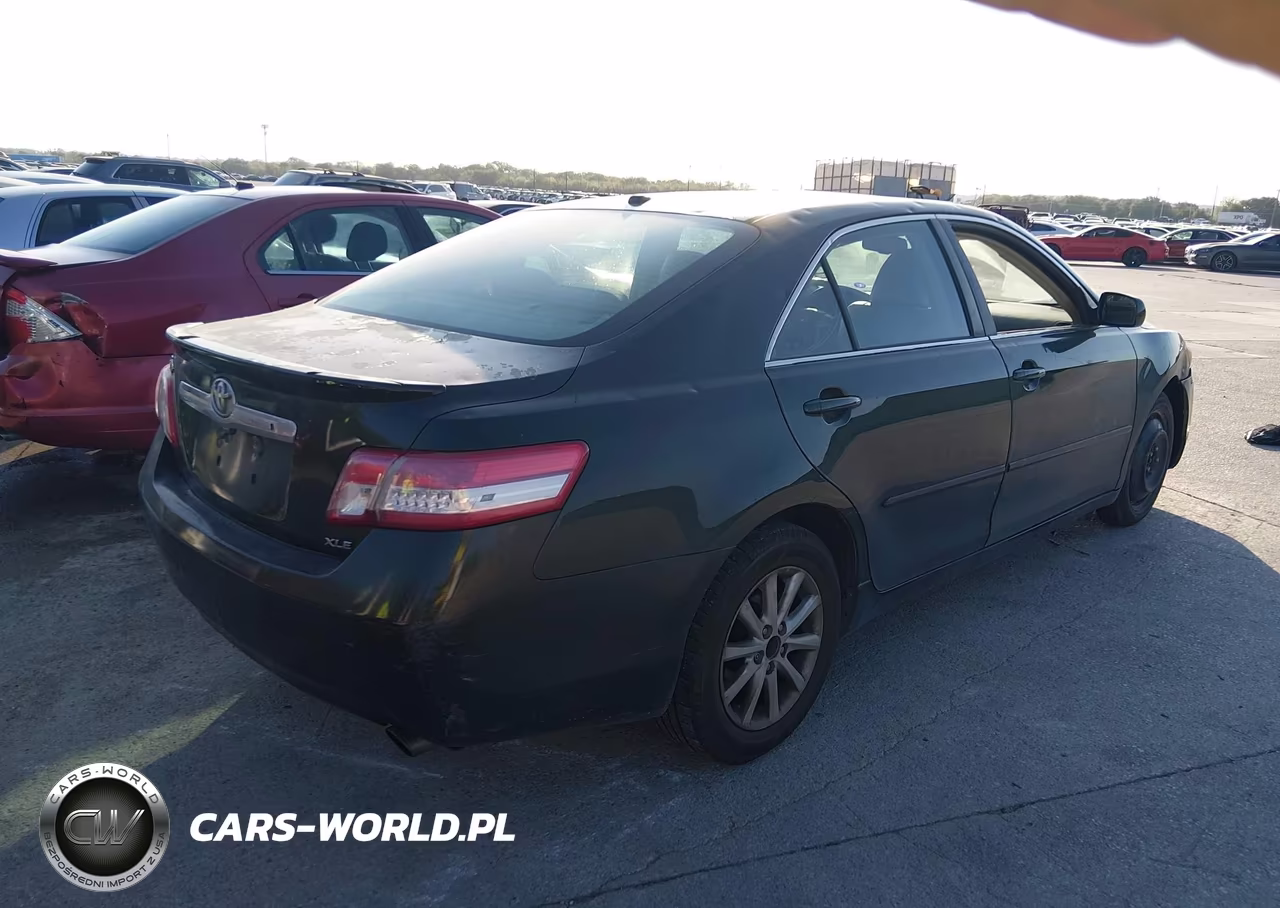 2010 Toyota Camry Xle VIN:4T1BF3EK2AU531726 - 4