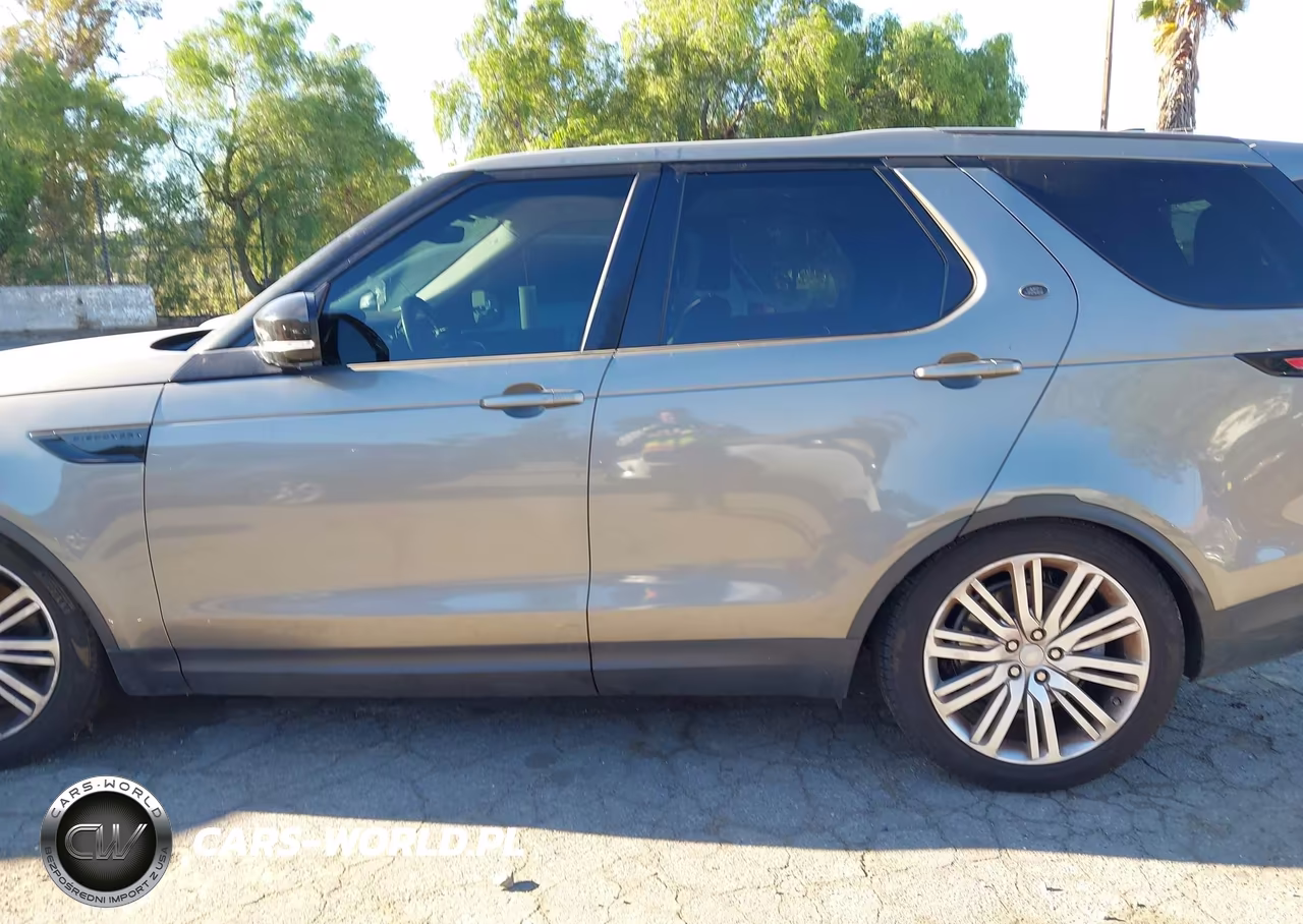 2017 Land Rover Discovery First Edition VIN:SALRTBBV2HA016833 - 14