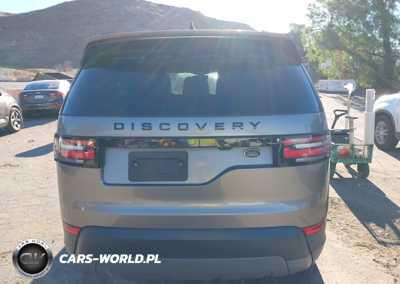 2017 Land Rover Discovery First Edition VIN:SALRTBBV2HA016833 - 16