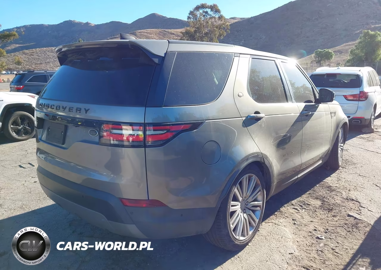 2017 Land Rover Discovery First Edition VIN:SALRTBBV2HA016833 - 4