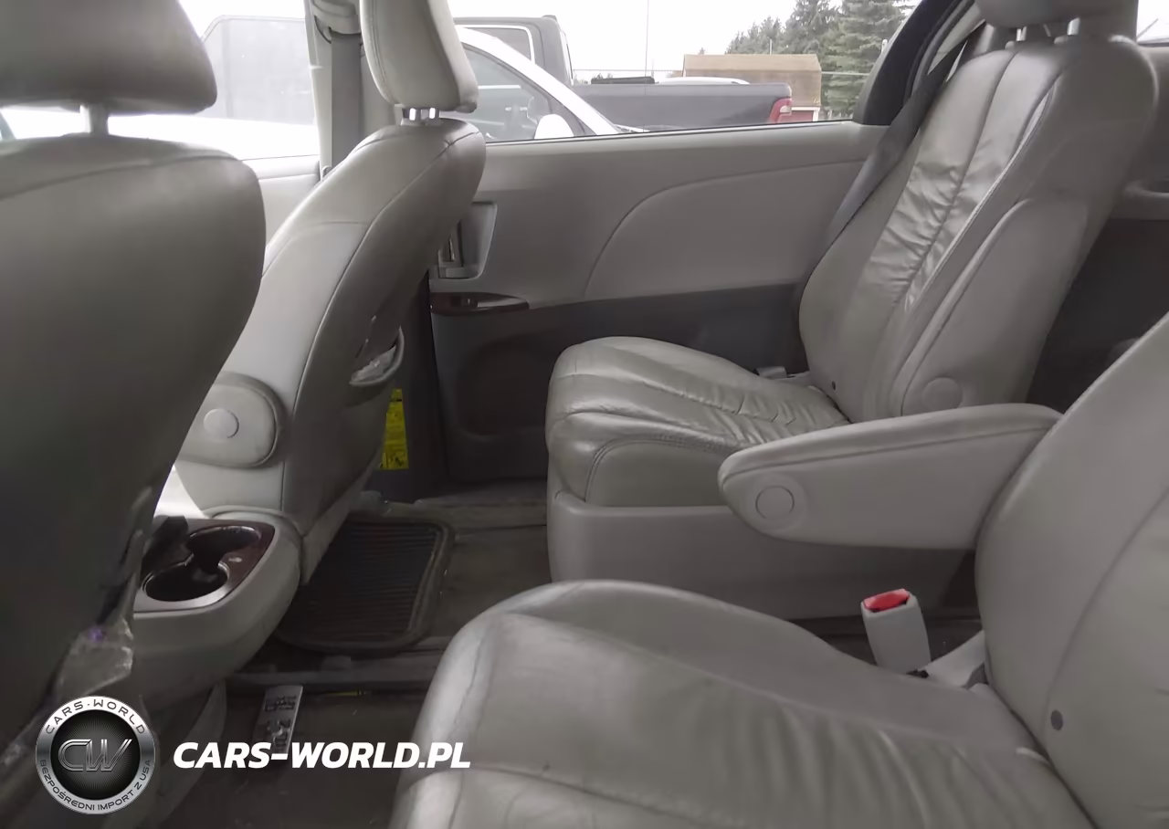 2011 Toyota Sienna Xle VIN:5TDDK3DC2BS025743 - 8