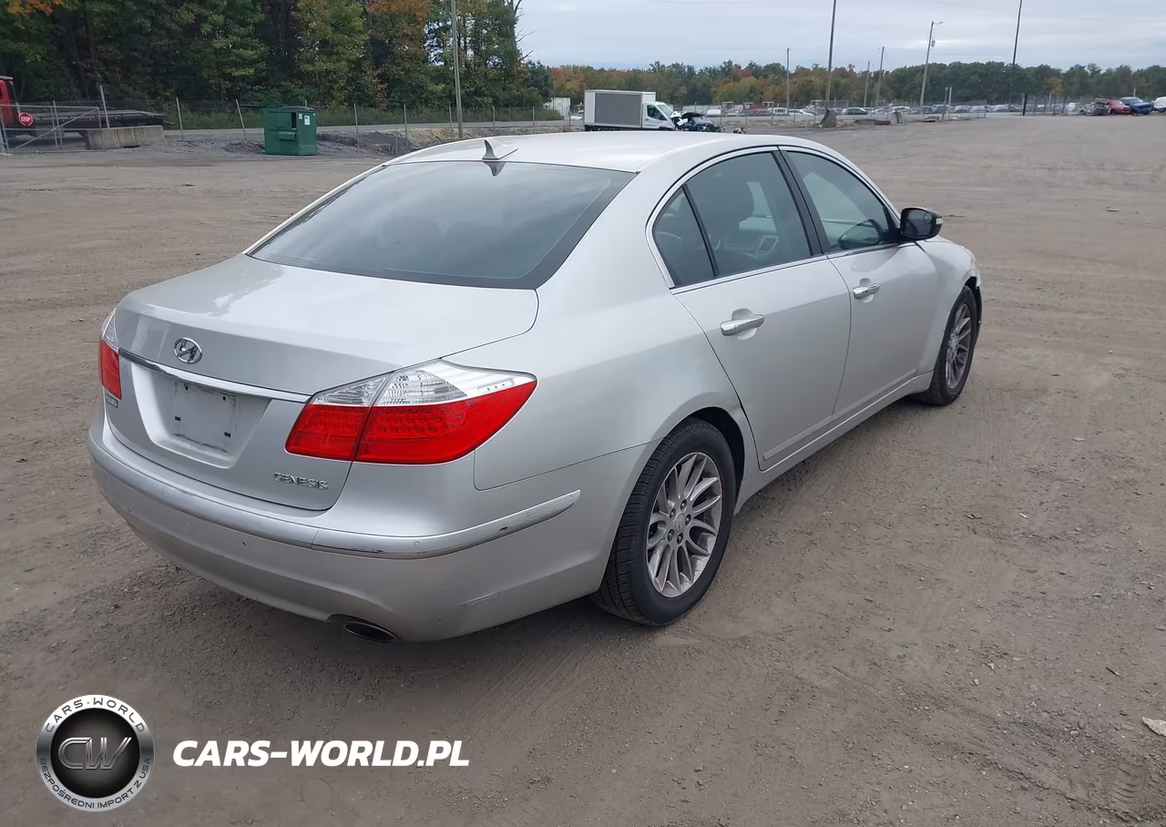 2011 Hyundai Genesis 3.8 VIN:KMHGC4DEXBU131706 - 4