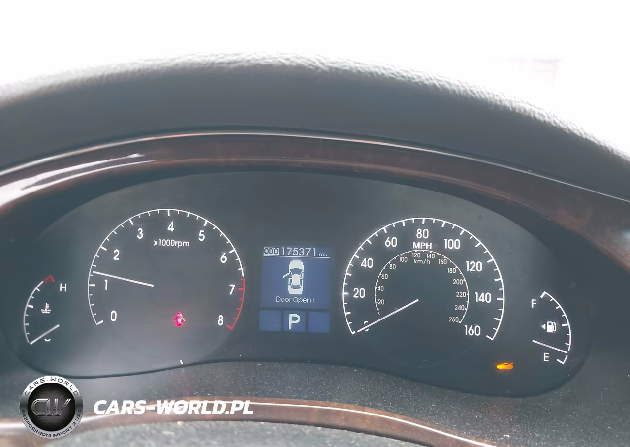 2011 Hyundai Genesis 3.8 VIN:KMHGC4DEXBU131706 - 7