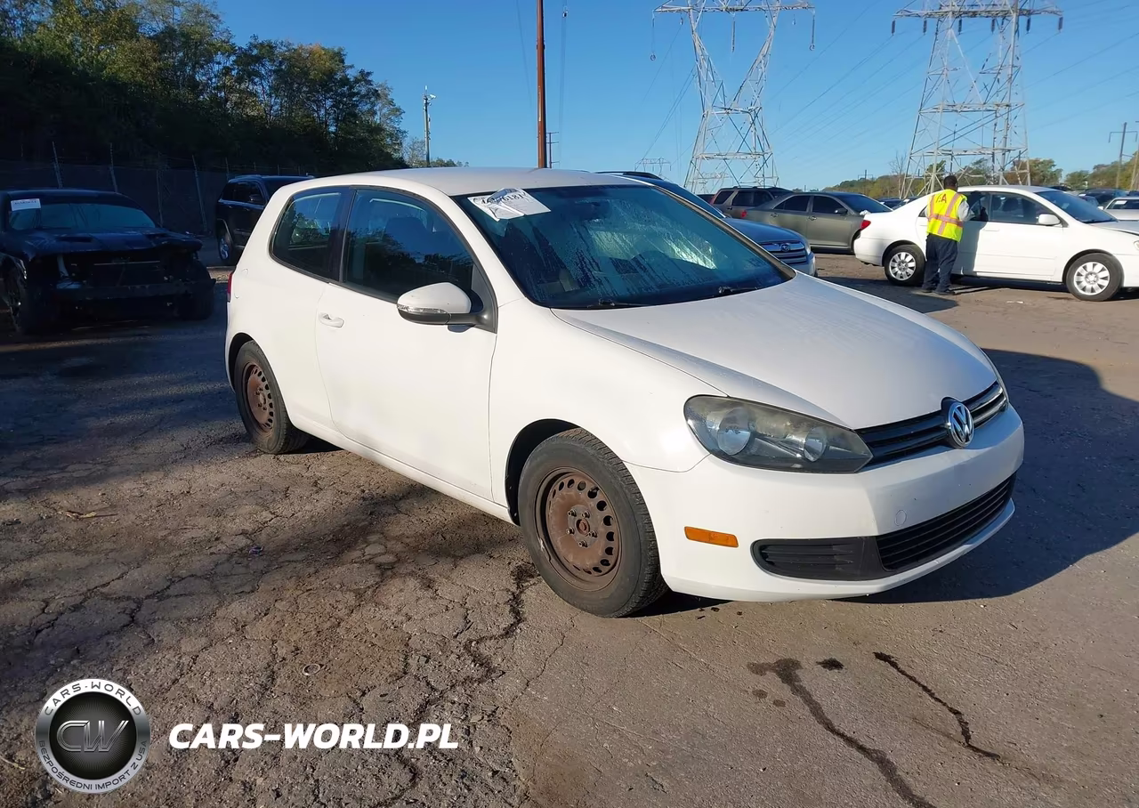 2010 Volkswagen Golf 2-Door – zdjęcie 1 z 17