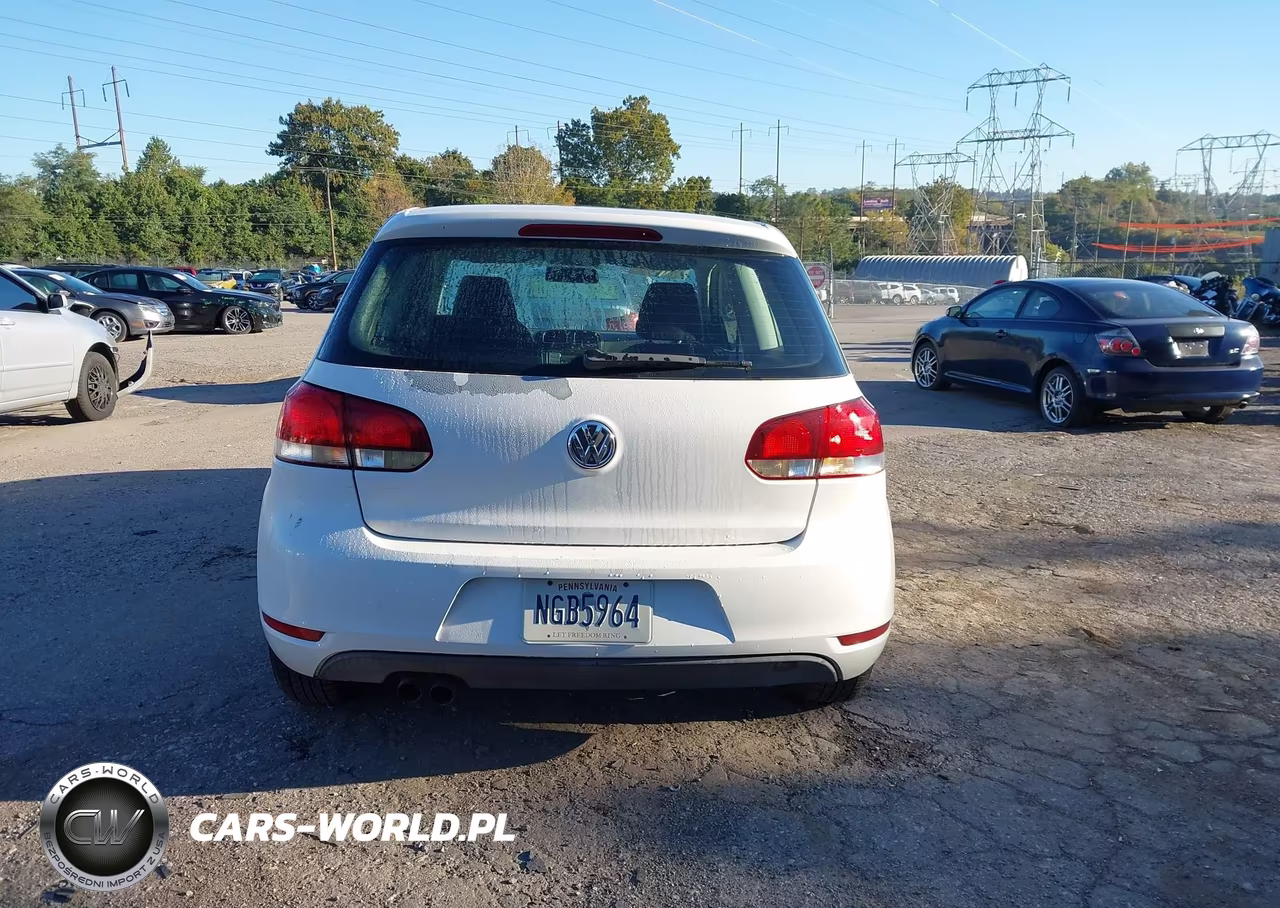 2010 Volkswagen Golf 2-Door VIN:WVWAB7AJ4AW110630 - 17