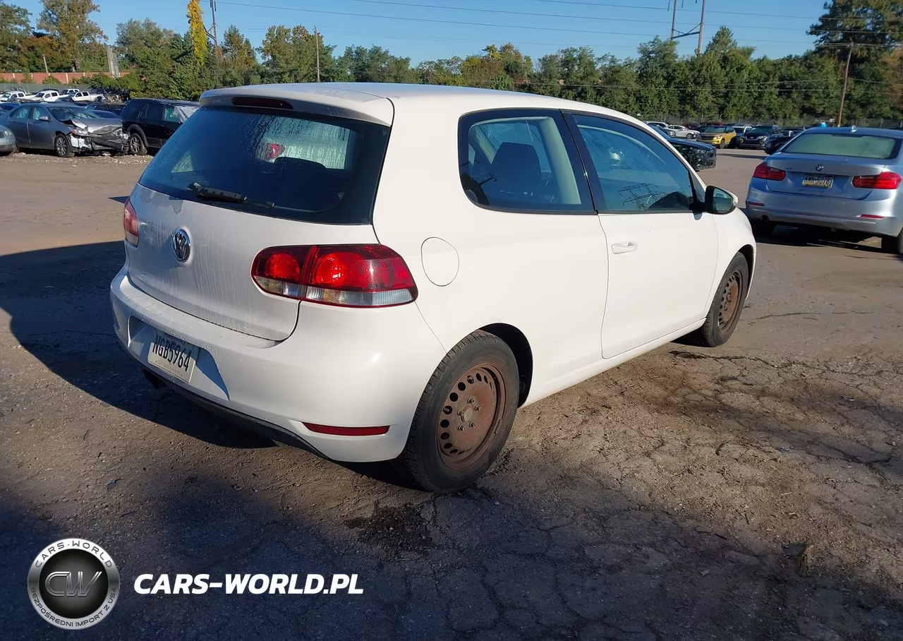 2010 Volkswagen Golf 2-Door VIN:WVWAB7AJ4AW110630 - 4