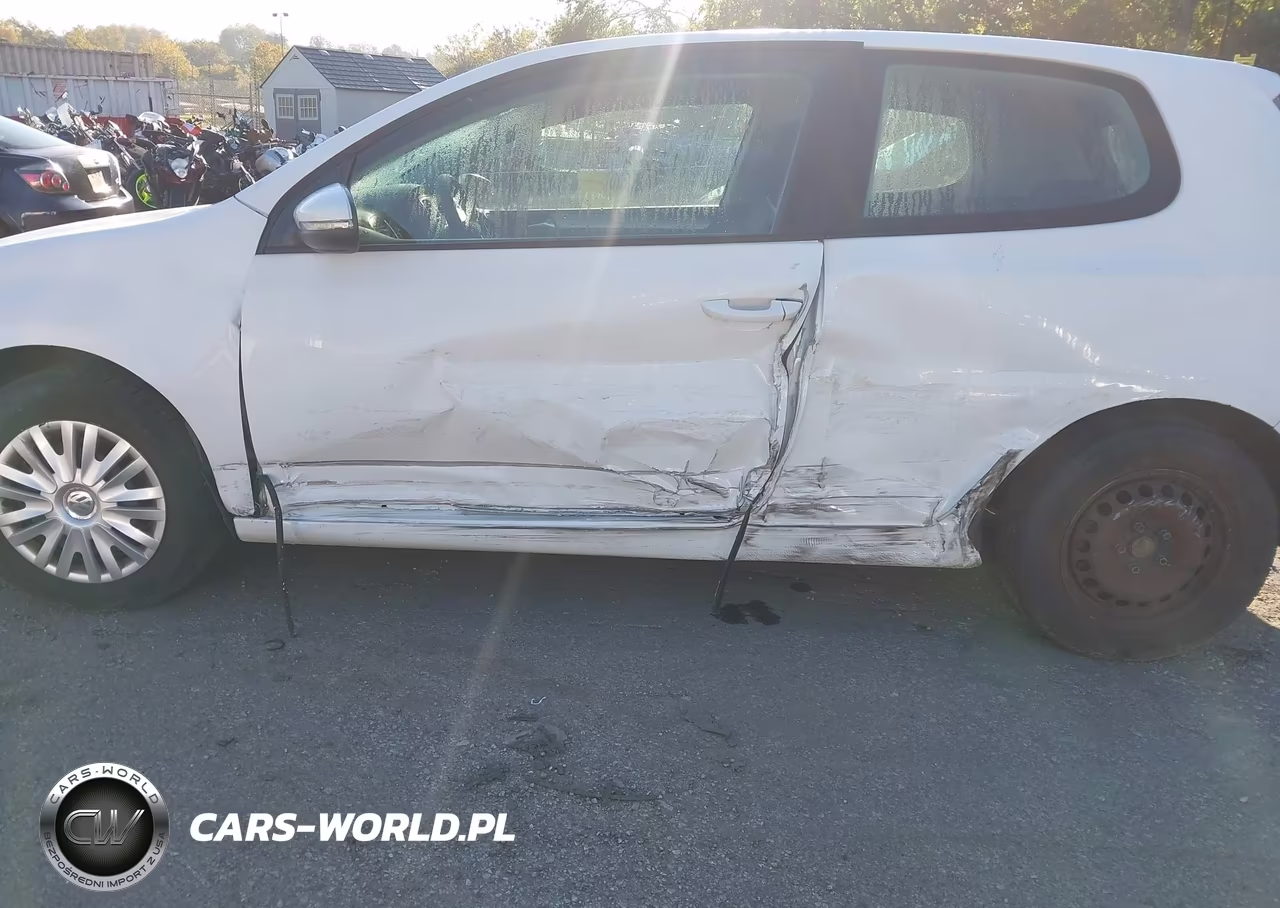 2010 Volkswagen Golf 2-Door VIN:WVWAB7AJ4AW110630 - 6