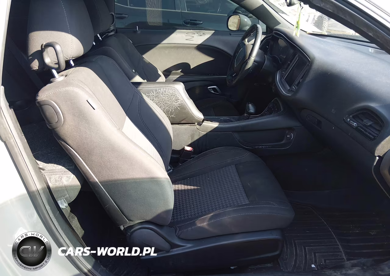 2018 Dodge Challenger Sxt VIN:2C3CDZAG7JH219217 - 5