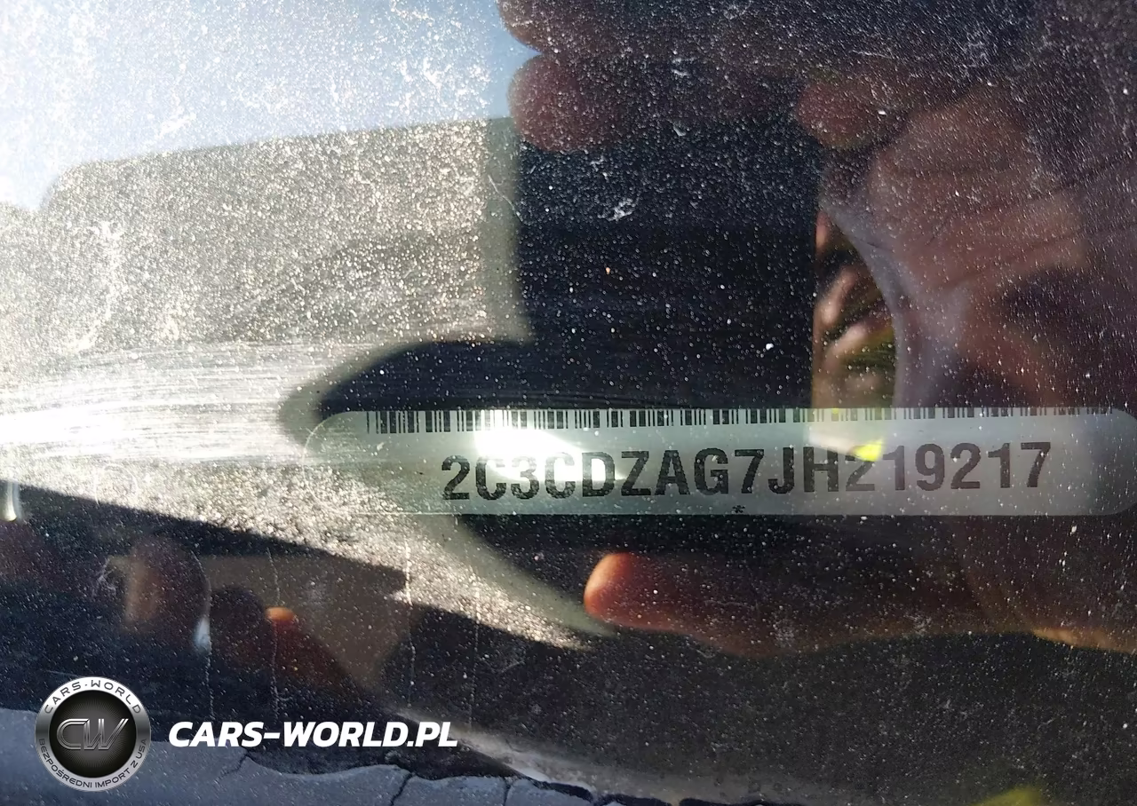 2018 Dodge Challenger Sxt VIN:2C3CDZAG7JH219217 - 9