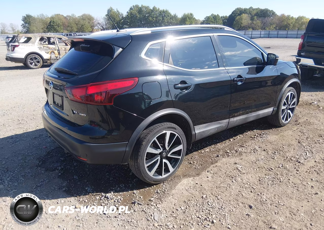 2019 Nissan Rogue Sport Sl VIN:JN1BJ1CR2KW620406 - 4