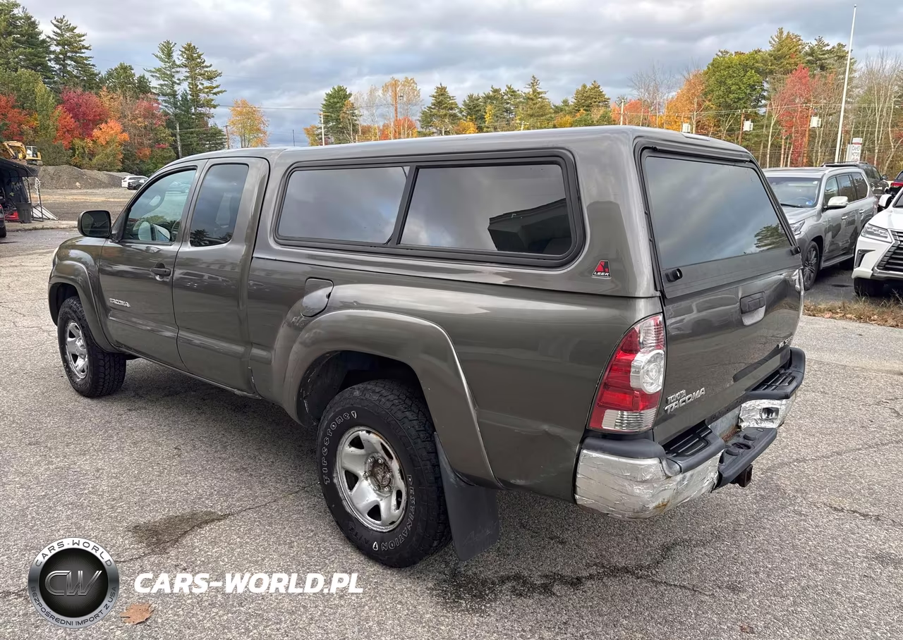 2010 Toyota Tacoma V6 VIN:5TEUU4EN6AZ733639 - 3