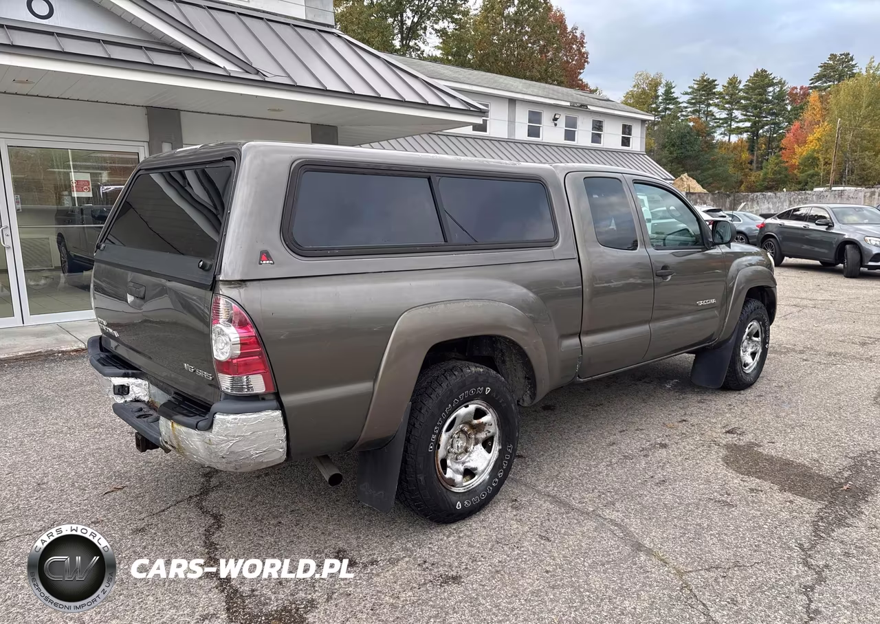 2010 Toyota Tacoma V6 VIN:5TEUU4EN6AZ733639 - 4