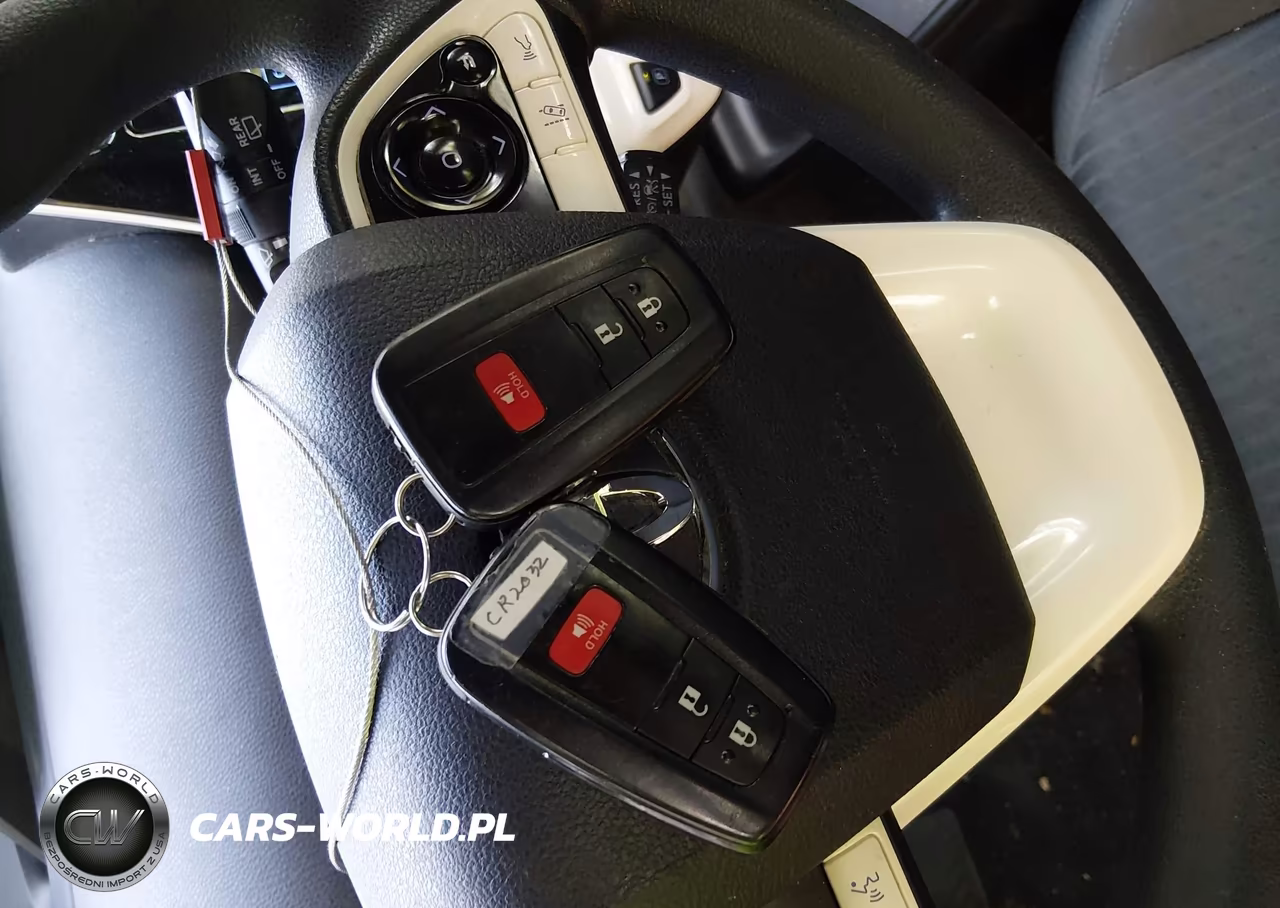 2018 Toyota Prius Two VIN:JTDKBRFU2J3058905 - 11