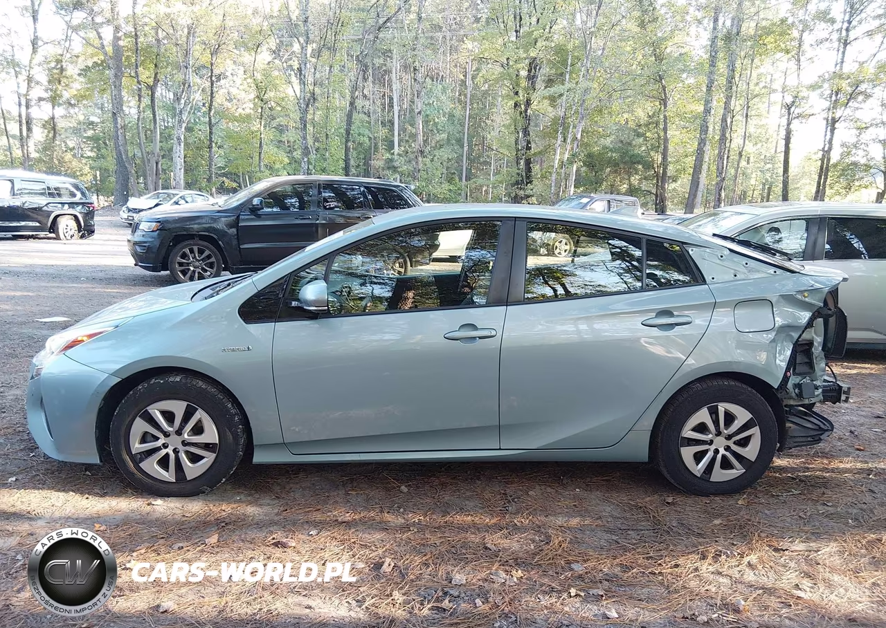 2018 Toyota Prius Two VIN:JTDKBRFU2J3058905 - 14