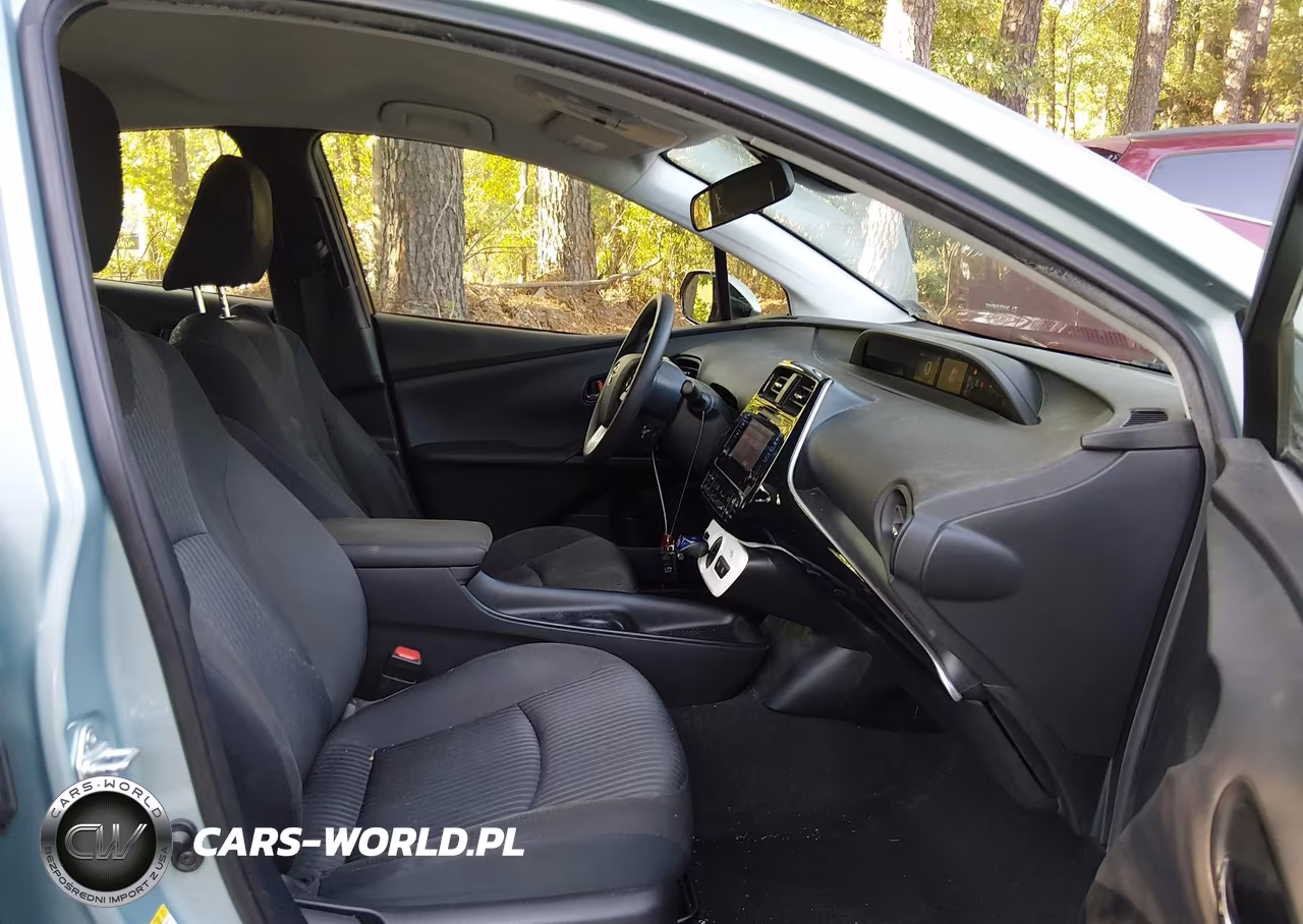 2018 Toyota Prius Two VIN:JTDKBRFU2J3058905 - 5