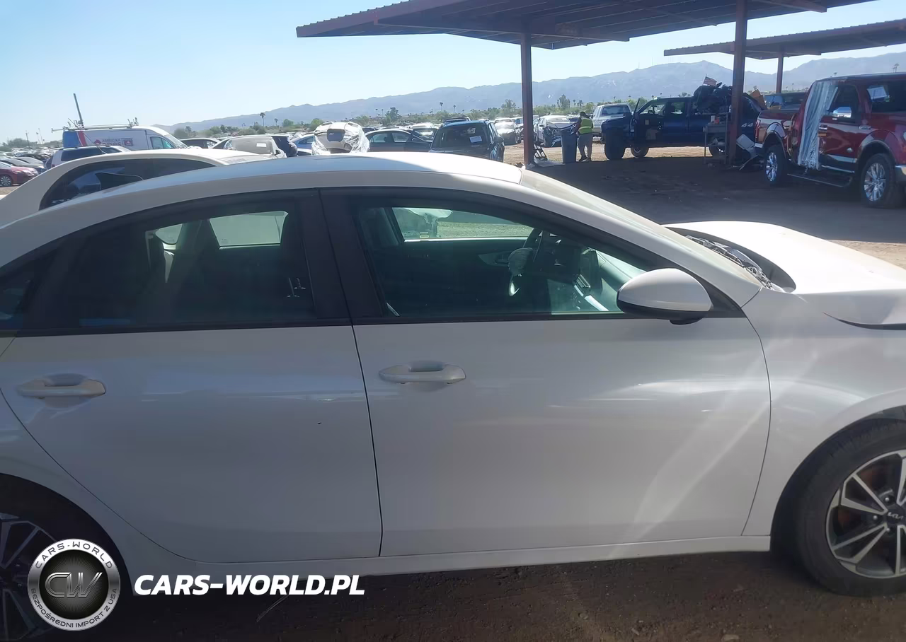 2022 Kia Forte Lxs VIN:3KPF24AD1NE482019 - 13
