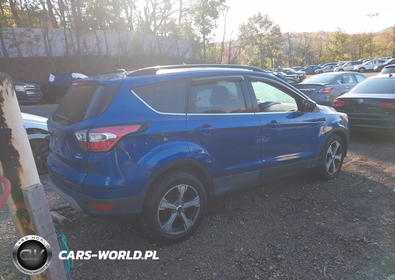 2017 Ford Escape Se VIN:1FMCU9GD3HUD26096 - 4