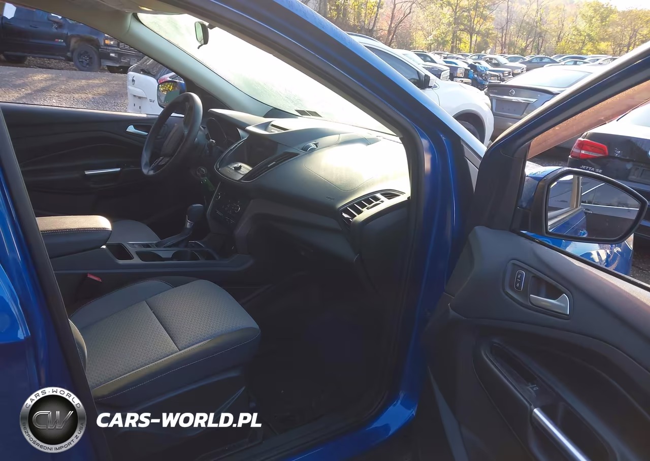 2017 Ford Escape Se VIN:1FMCU9GD3HUD26096 - 5
