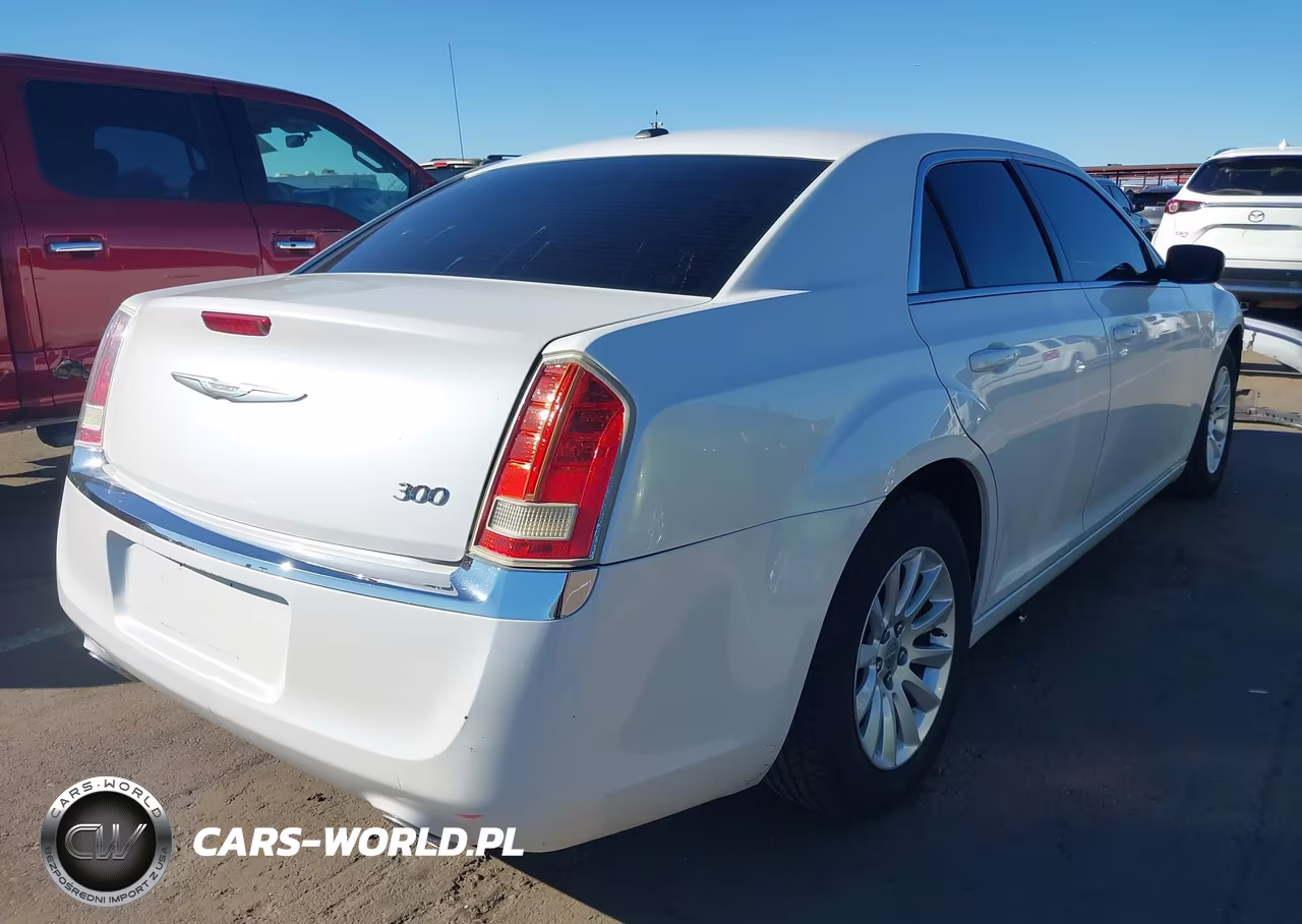 2011 Chrysler 300 VIN:2C3CA4CG2BH528698 - 4