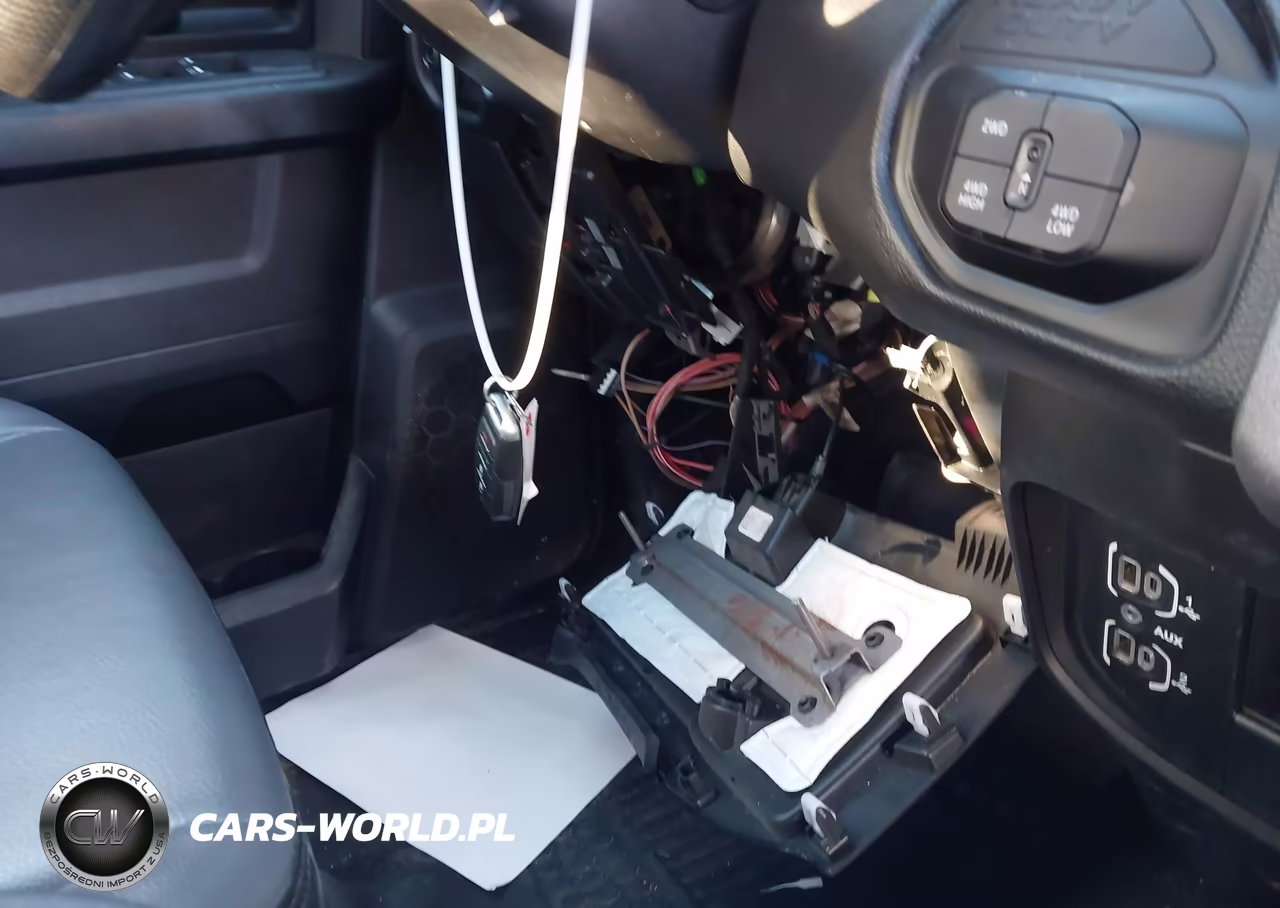 2025 Ram 2500 Tradesman VIN:3C7WR5HJ1SG528075 - 11