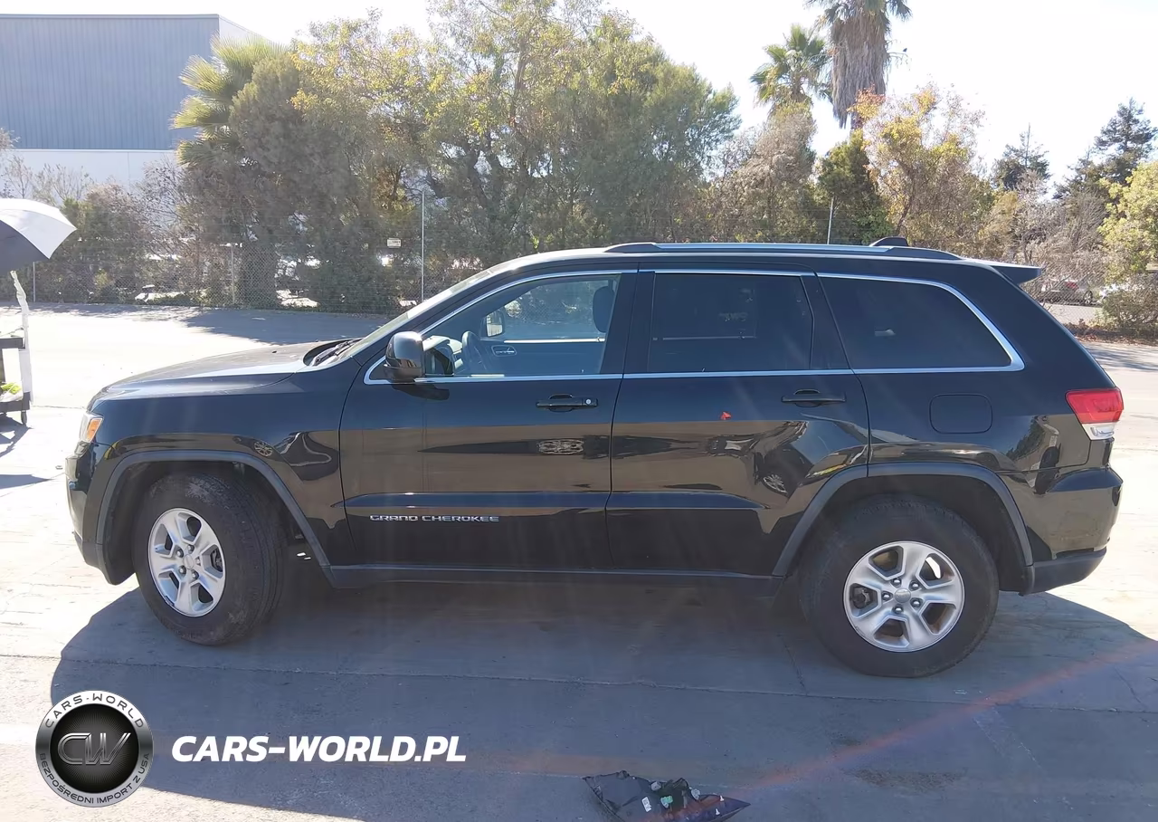 2016 Jeep Grand Cherokee Laredo VIN:1C4RJEAG2GC422308 - 13