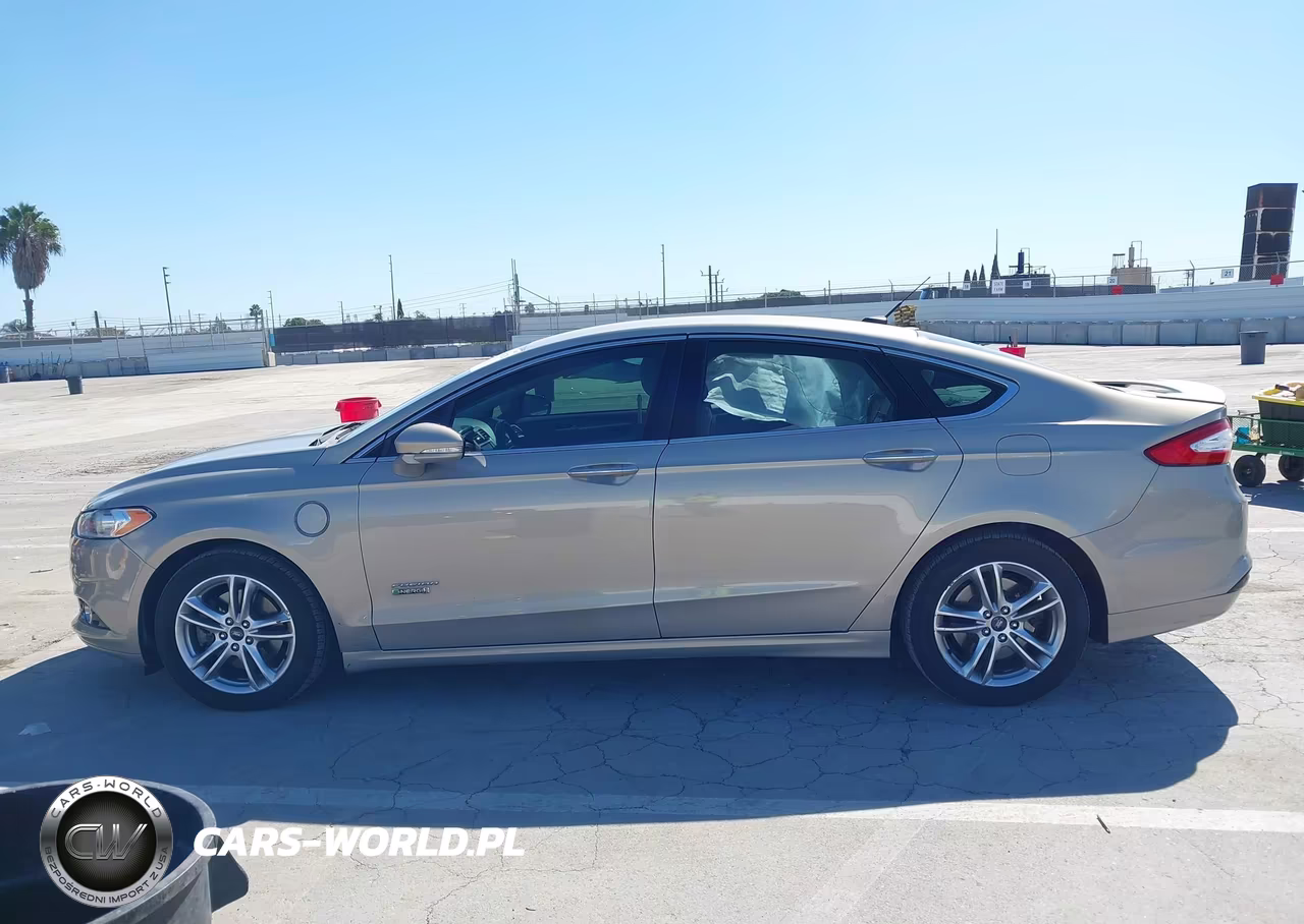 2016 Ford Fusion Energi Titanium VIN:3FA6P0SU9GR134561 - 14