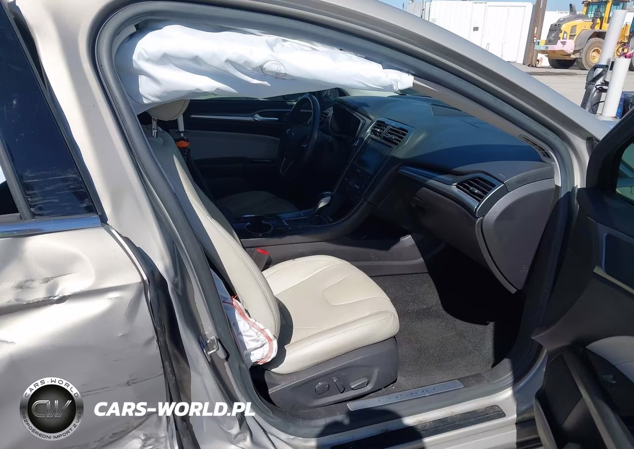 2016 Ford Fusion Energi Titanium VIN:3FA6P0SU9GR134561 - 5