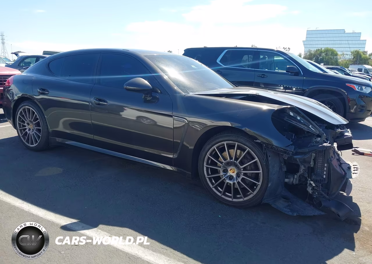 2016 Porsche Panamera 4