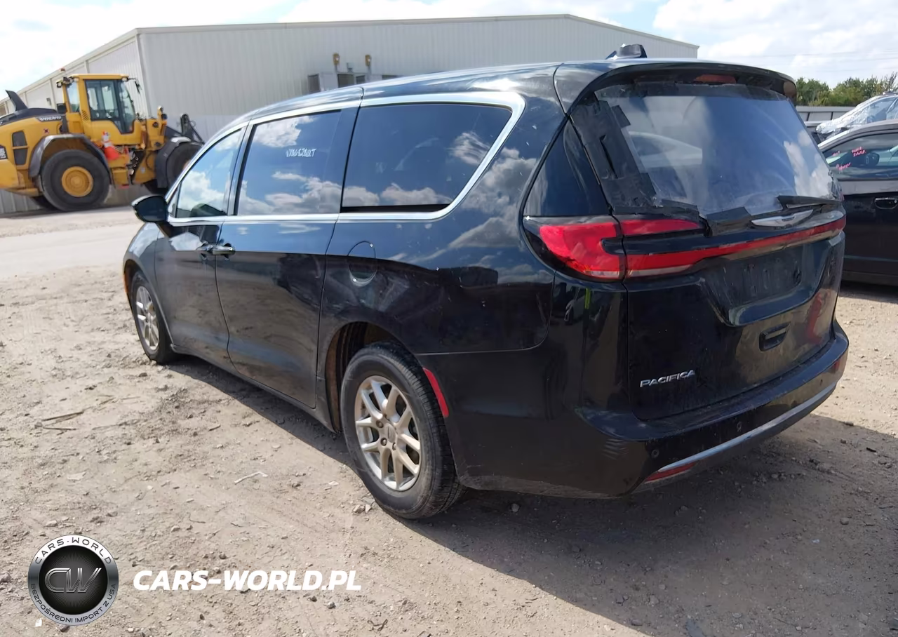 2025 Chrysler Pacifica Select VIN:2C4RC1BG2SR560819 - 3