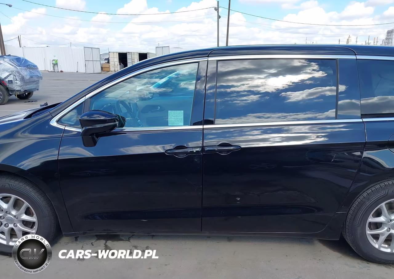 2024 Chrysler Pacifica Touring L VIN:2C4RC1BG2RR182091 - 15