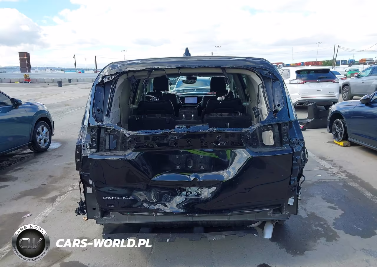 2024 Chrysler Pacifica Touring L VIN:2C4RC1BG2RR182091 - 17
