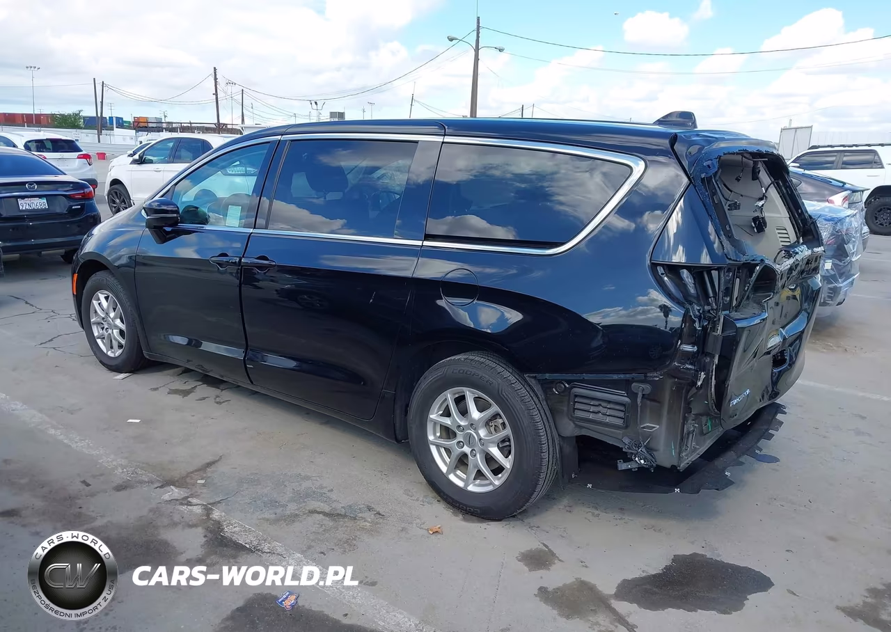 2024 Chrysler Pacifica Touring L VIN:2C4RC1BG2RR182091 - 3