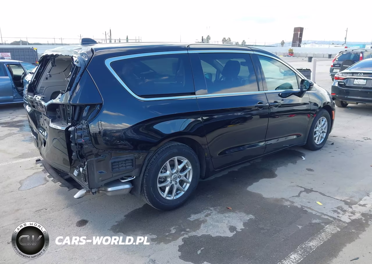 2024 Chrysler Pacifica Touring L VIN:2C4RC1BG2RR182091 - 4