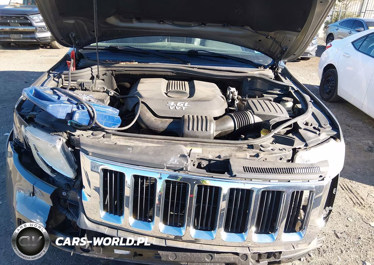 2013 Jeep Grand Cherokee Laredo VIN:1C4RJFAG9DC612396 - 10
