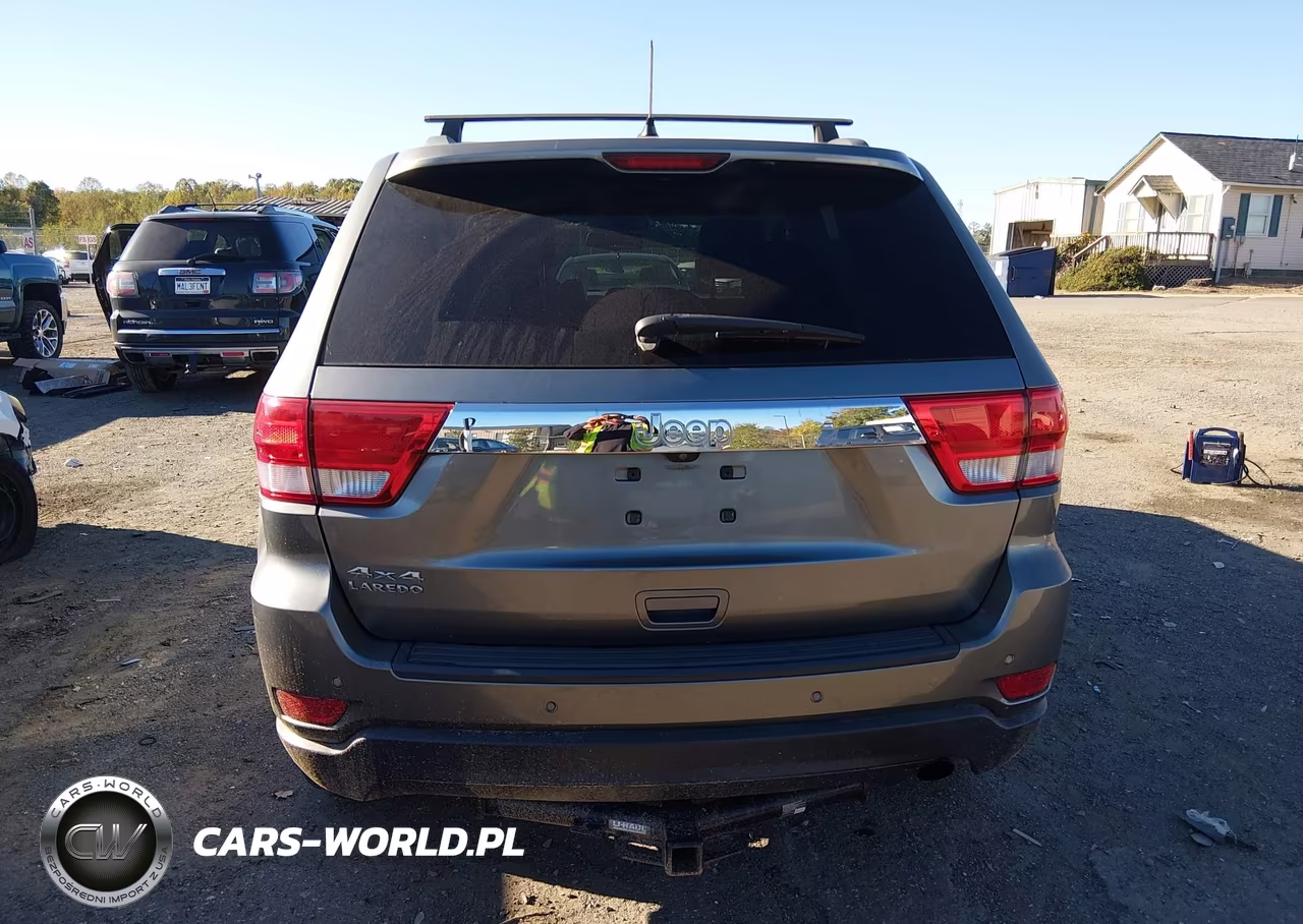 2013 Jeep Grand Cherokee Laredo VIN:1C4RJFAG9DC612396 - 17
