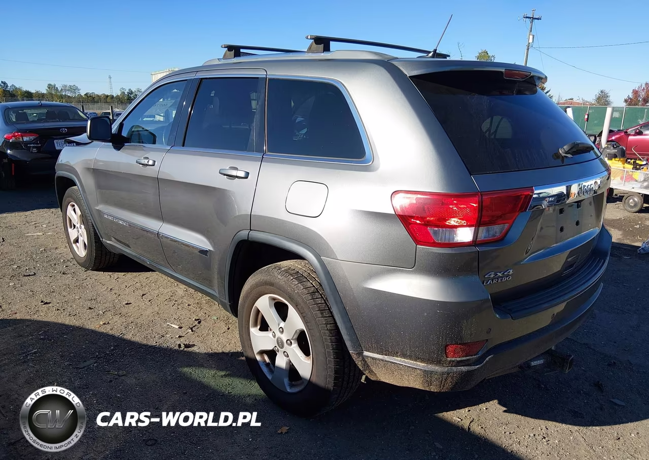 2013 Jeep Grand Cherokee Laredo VIN:1C4RJFAG9DC612396 - 3