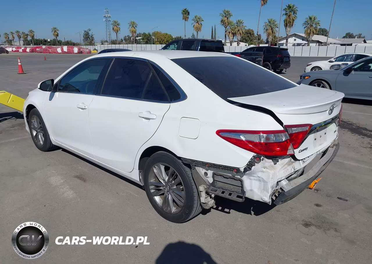 2017 Toyota Camry Se VIN:4T1BF1FK4HU750989 - 3