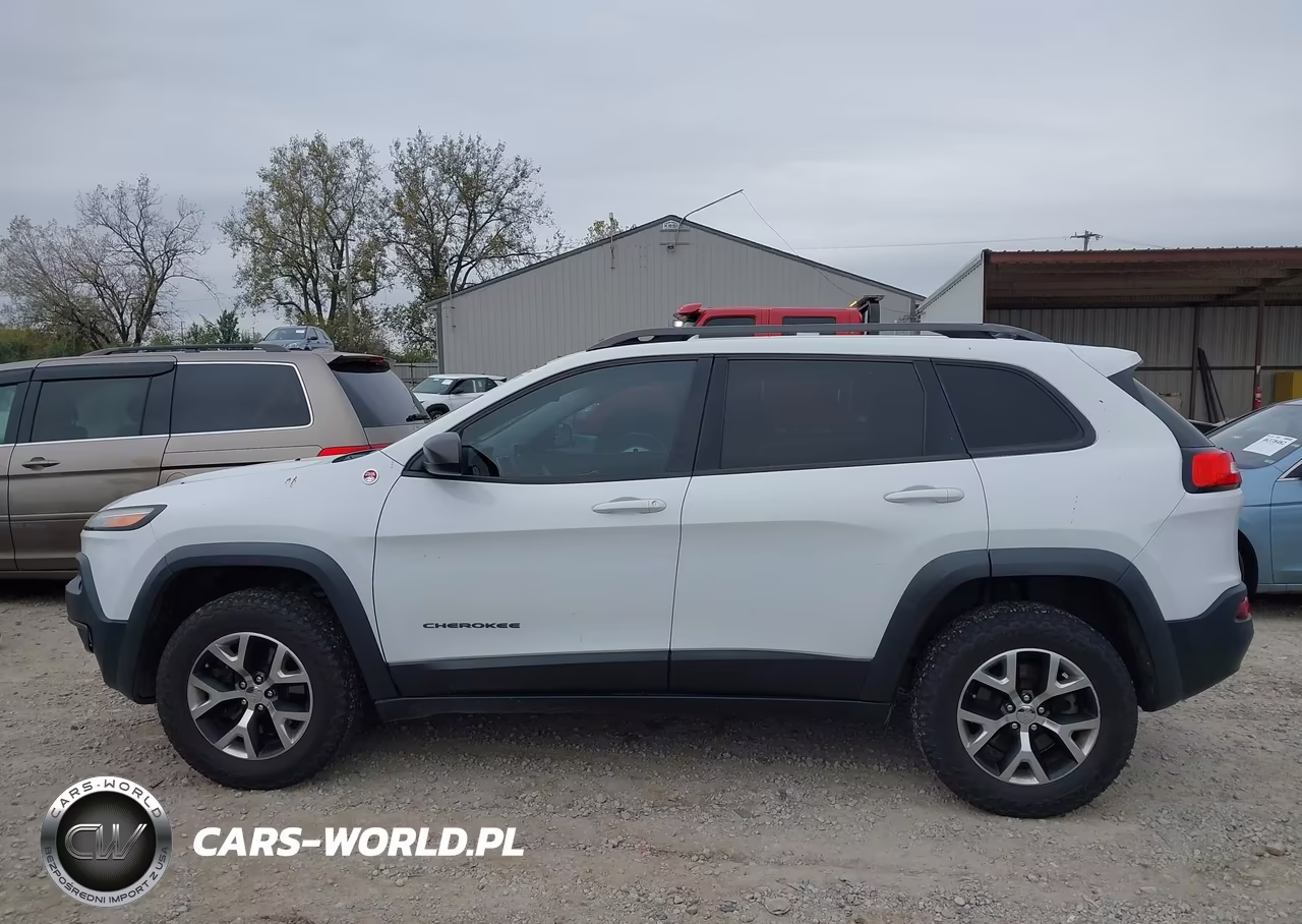 2015 Jeep Cherokee Trailhawk VIN:1C4PJMBS6FW717543 - 15