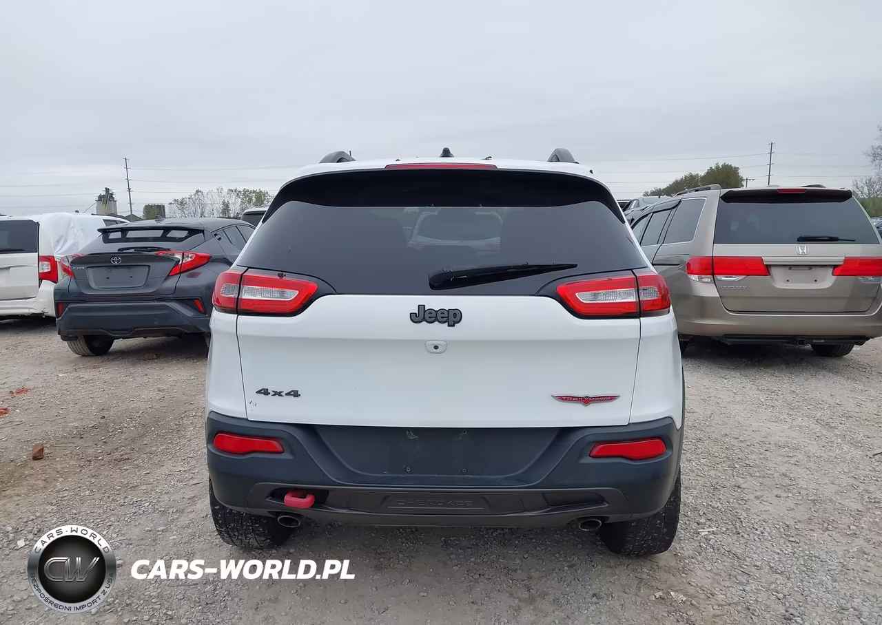 2015 Jeep Cherokee Trailhawk VIN:1C4PJMBS6FW717543 - 17