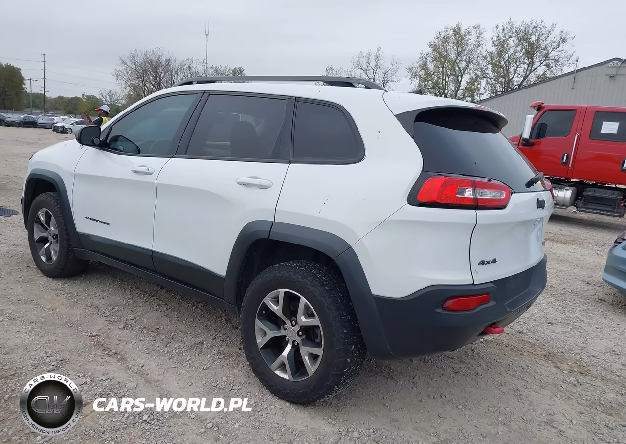 2015 Jeep Cherokee Trailhawk VIN:1C4PJMBS6FW717543 - 3
