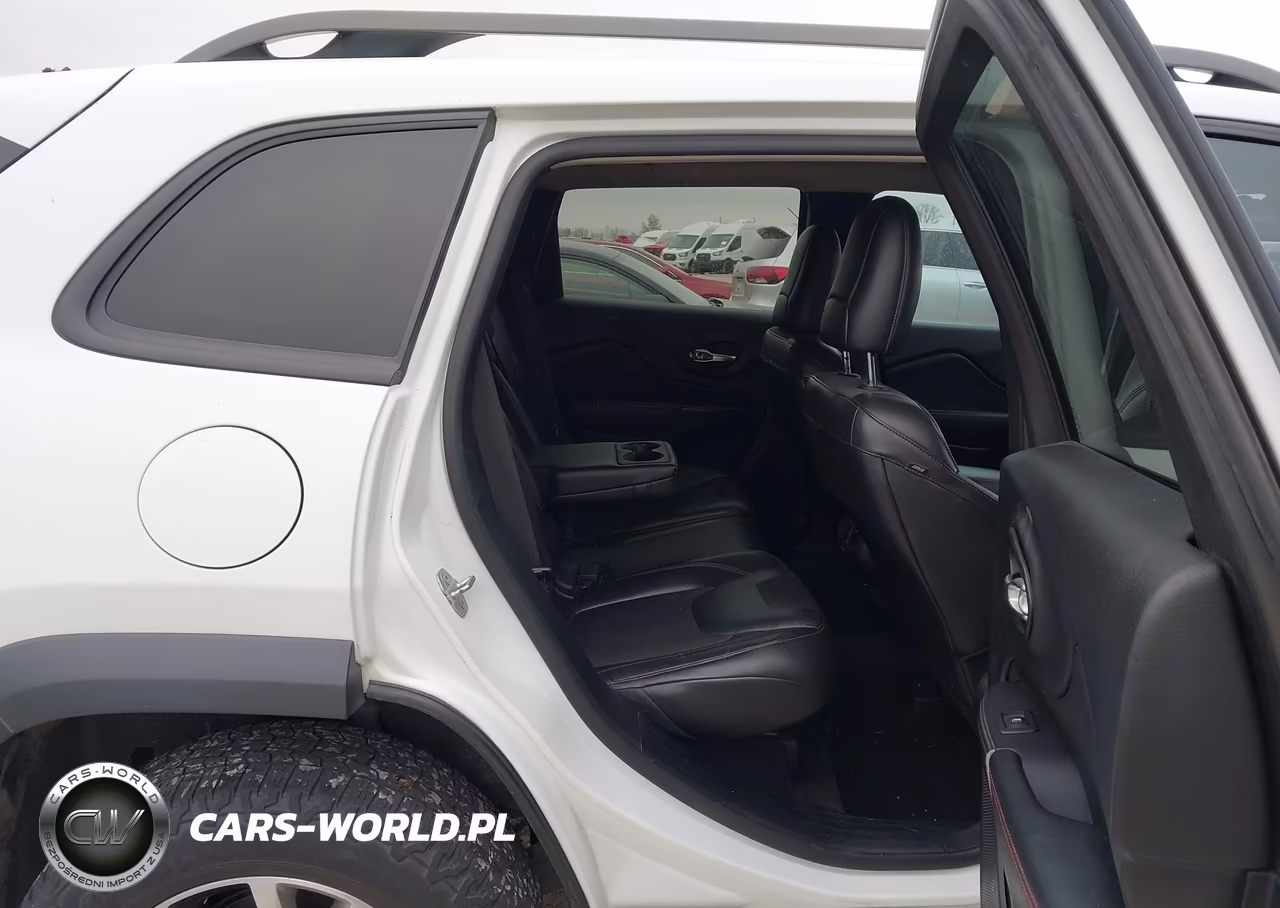 2015 Jeep Cherokee Trailhawk VIN:1C4PJMBS6FW717543 - 8
