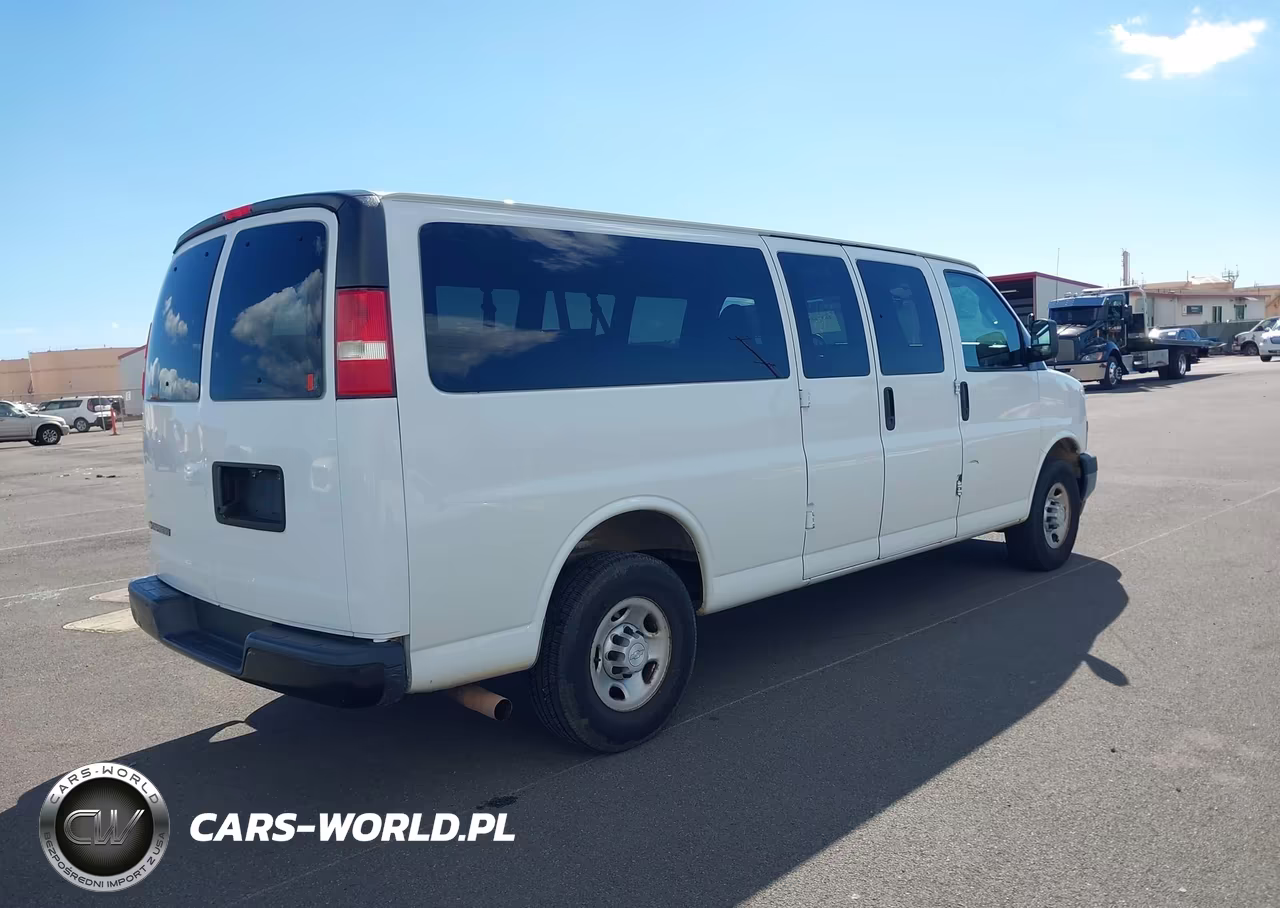 2018 Chevrolet Express 3500 Ls VIN:1GAZGNFG4J1301489 - 4