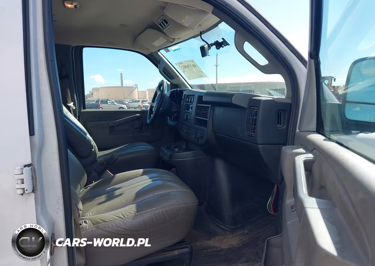 2018 Chevrolet Express 3500 Ls VIN:1GAZGNFG2J1301572 - 5