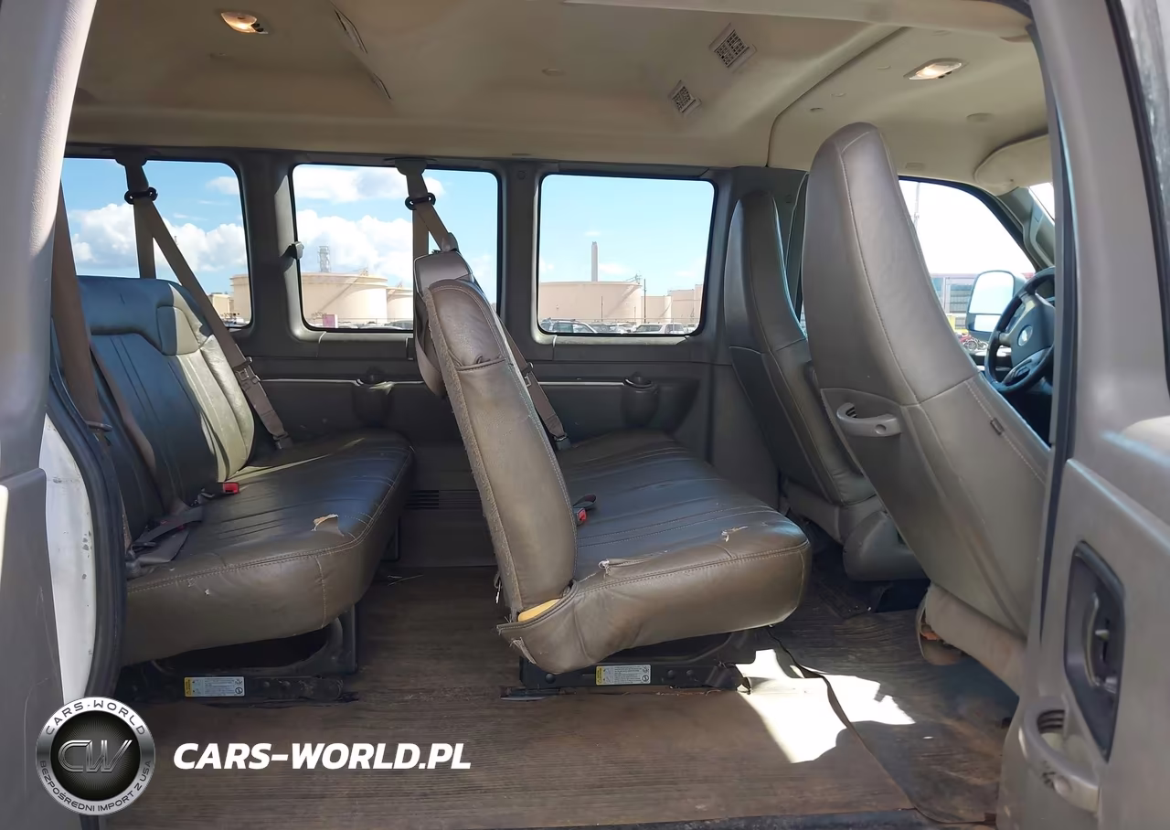 2018 Chevrolet Express 3500 Ls VIN:1GAZGNFG2J1301572 - 8