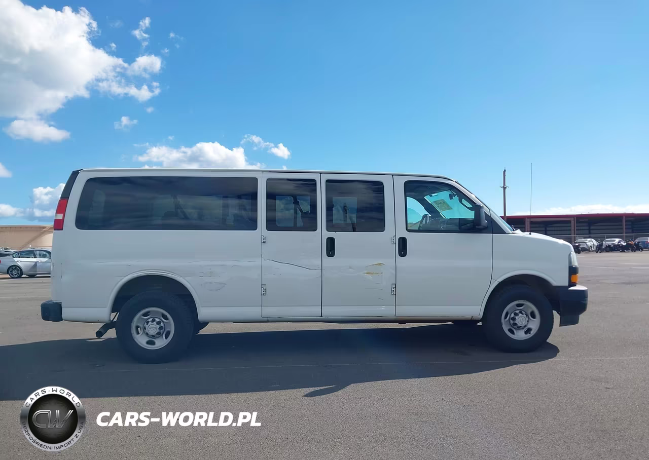 2018 Chevrolet Express 3500 Ls VIN:1GAZGNFG8J1301284 - 18
