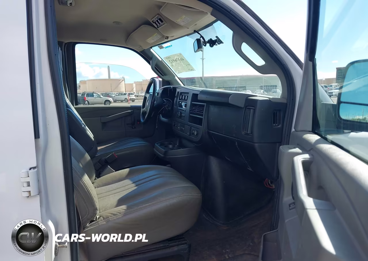 2018 Chevrolet Express 3500 Ls VIN:1GAZGNFG8J1301284 - 5