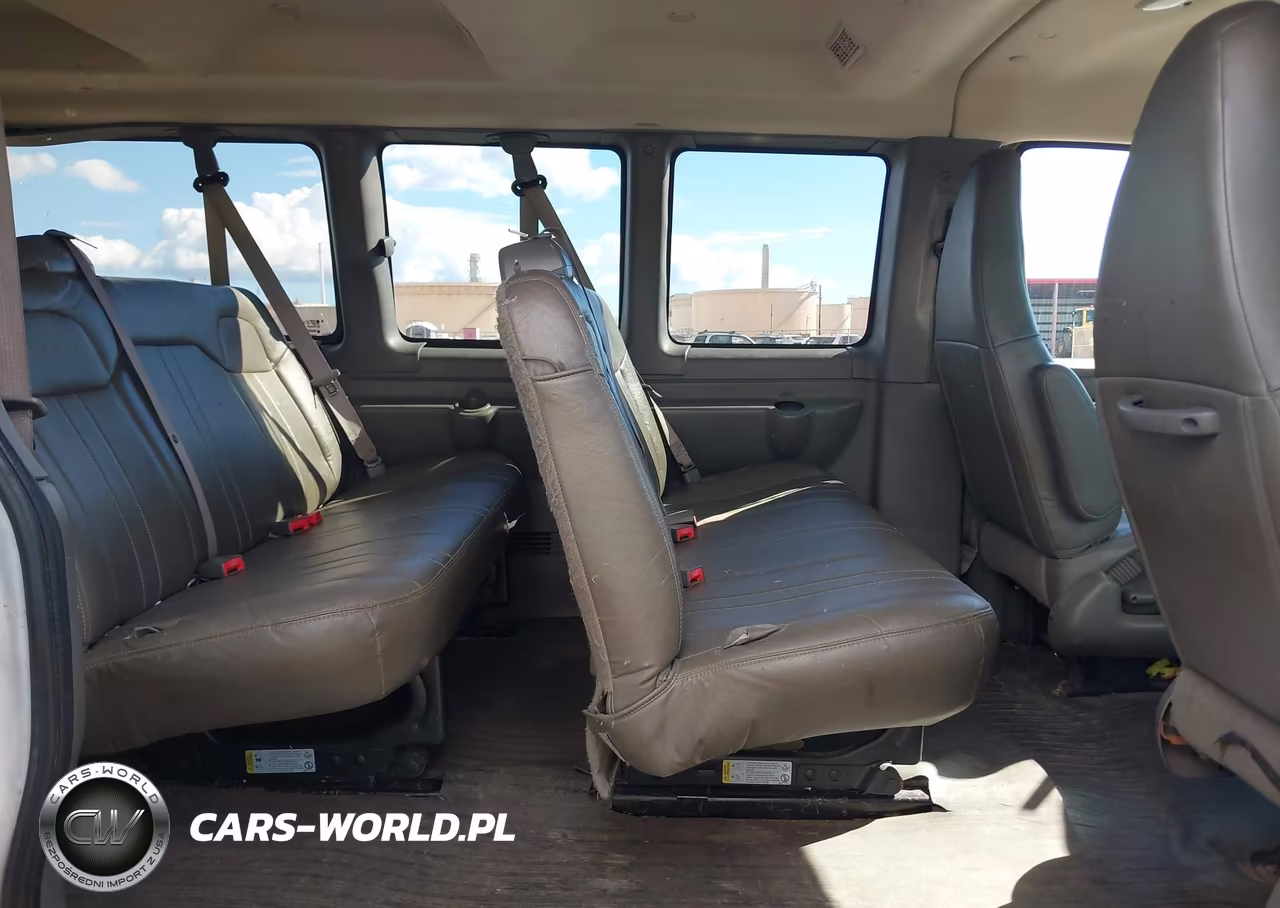 2018 Chevrolet Express 3500 Ls VIN:1GAZGNFG8J1301284 - 8