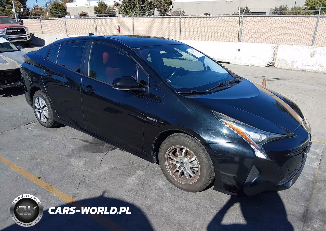 2016 Toyota Prius Three